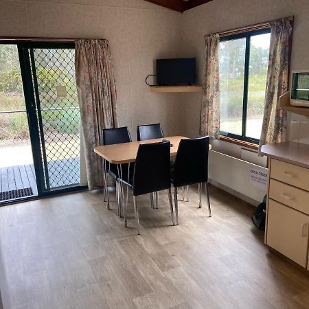 Victoria Lake Holiday Park เชปเปอร์ตัน ภายนอก รูปภาพ