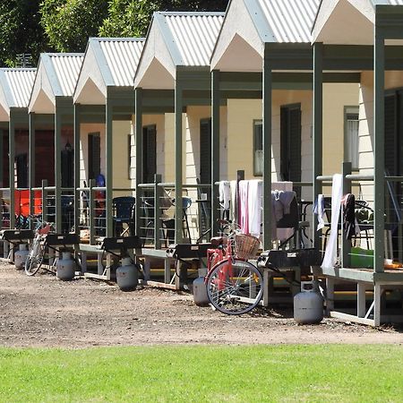 Victoria Lake Holiday Park เชปเปอร์ตัน ภายนอก รูปภาพ