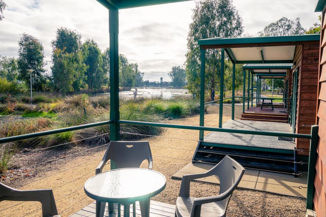Victoria Lake Holiday Park เชปเปอร์ตัน ภายนอก รูปภาพ