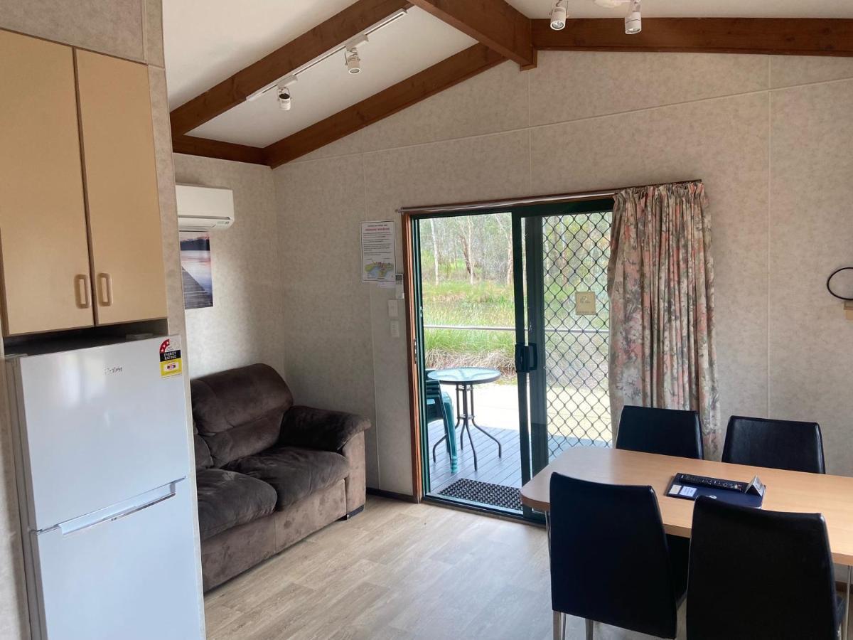 Victoria Lake Holiday Park เชปเปอร์ตัน ภายนอก รูปภาพ