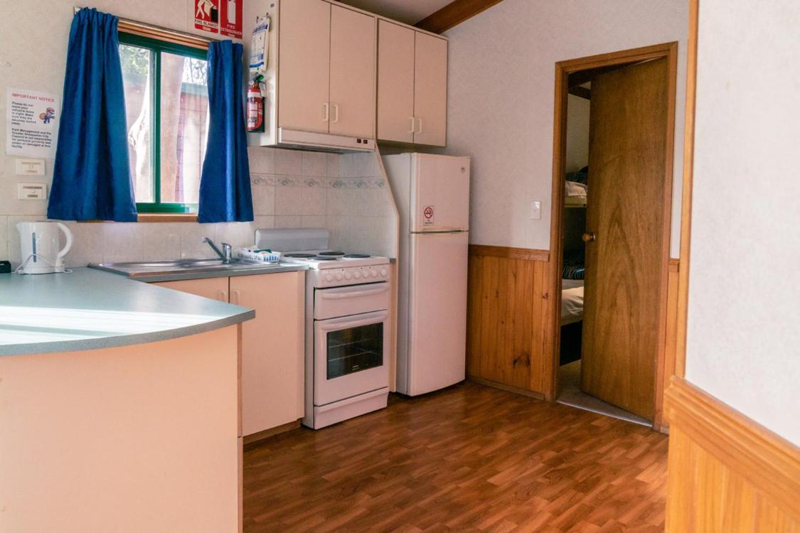Victoria Lake Holiday Park เชปเปอร์ตัน ภายนอก รูปภาพ