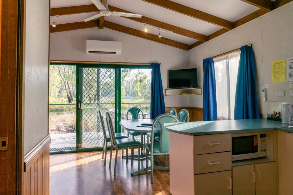 Victoria Lake Holiday Park เชปเปอร์ตัน ภายนอก รูปภาพ