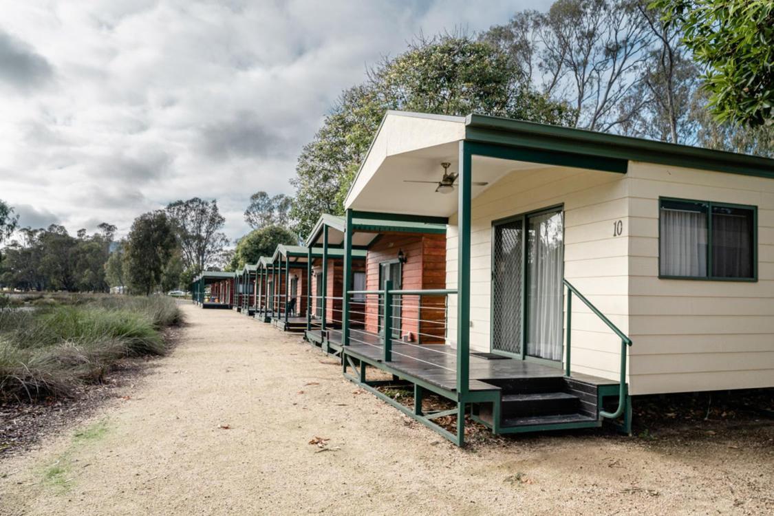 Victoria Lake Holiday Park เชปเปอร์ตัน ภายนอก รูปภาพ