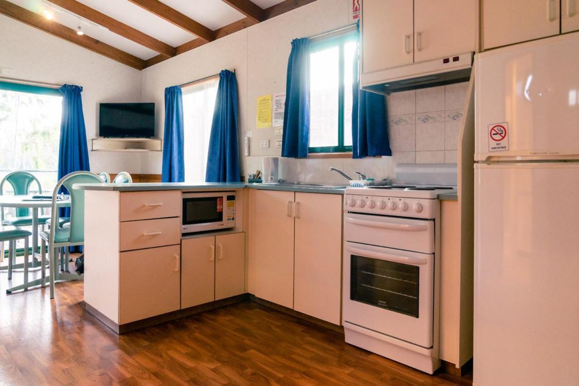 Victoria Lake Holiday Park เชปเปอร์ตัน ภายนอก รูปภาพ