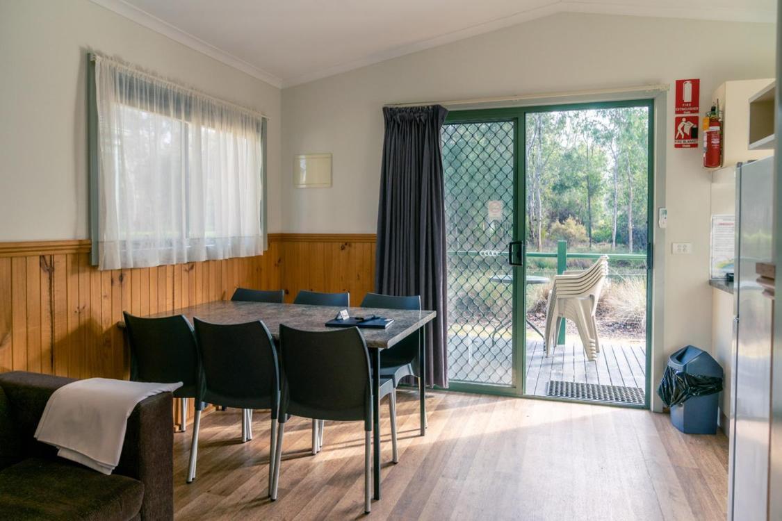 Victoria Lake Holiday Park เชปเปอร์ตัน ภายนอก รูปภาพ
