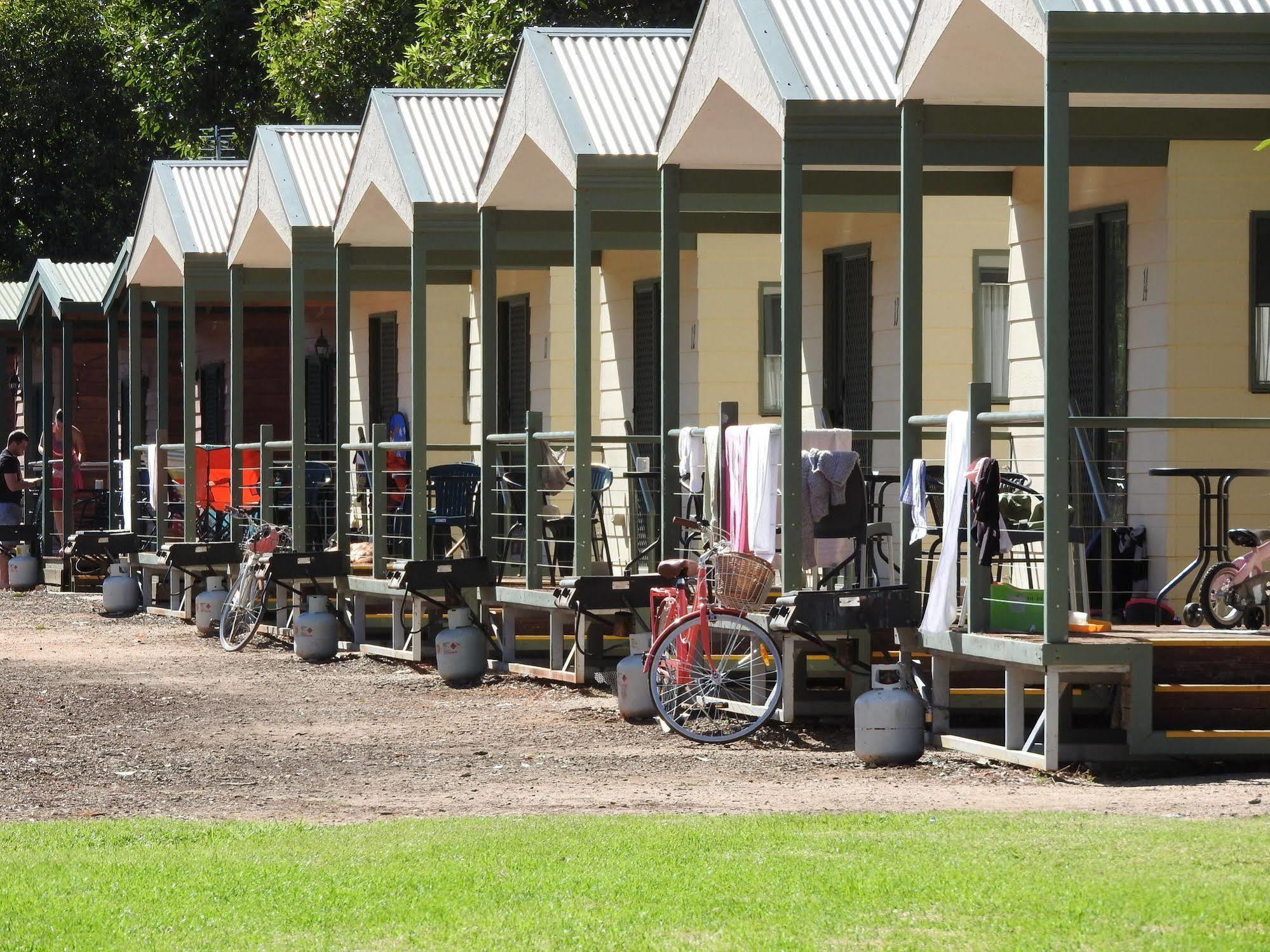 Victoria Lake Holiday Park เชปเปอร์ตัน ภายนอก รูปภาพ