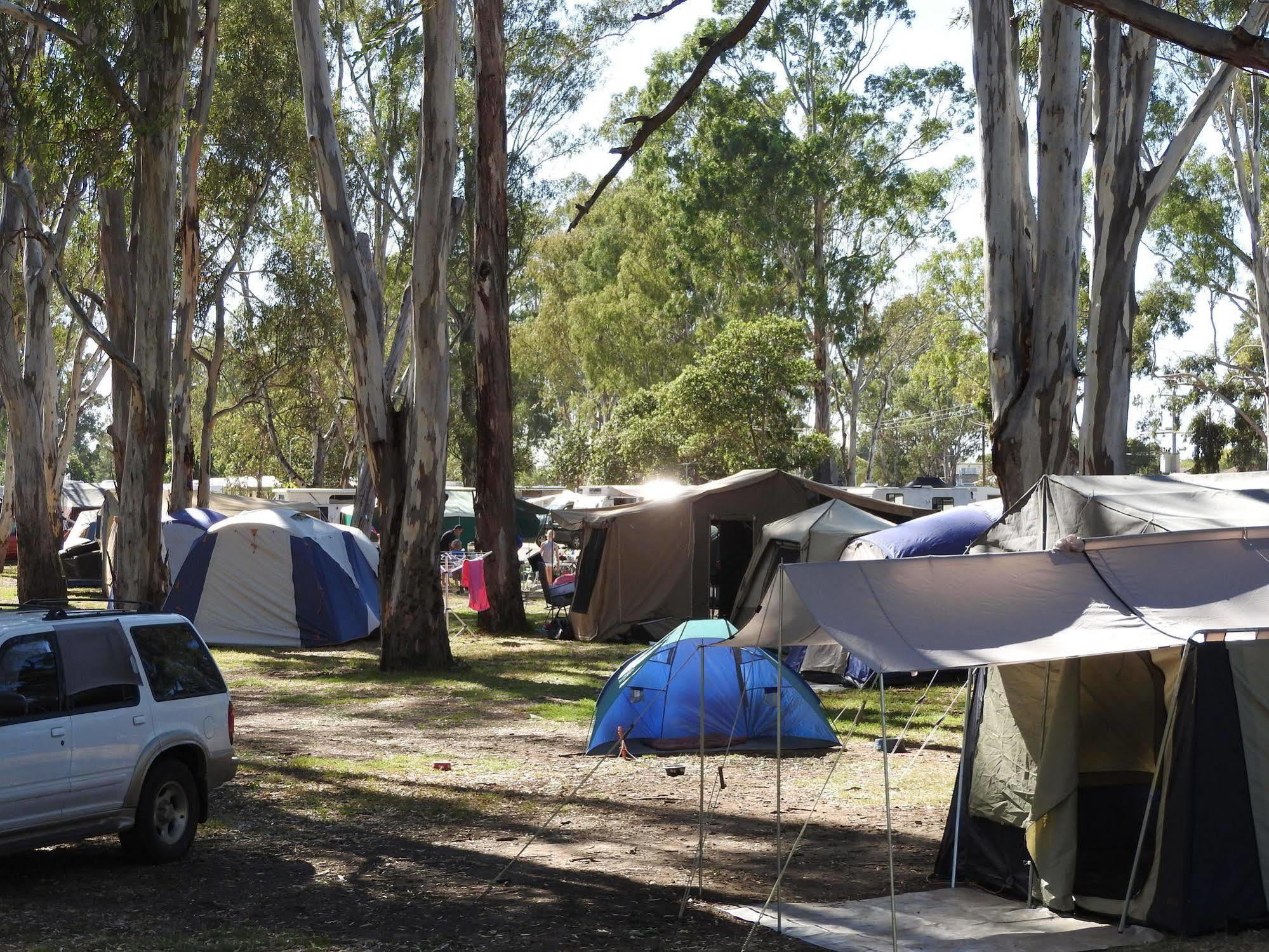 Victoria Lake Holiday Park เชปเปอร์ตัน ภายนอก รูปภาพ